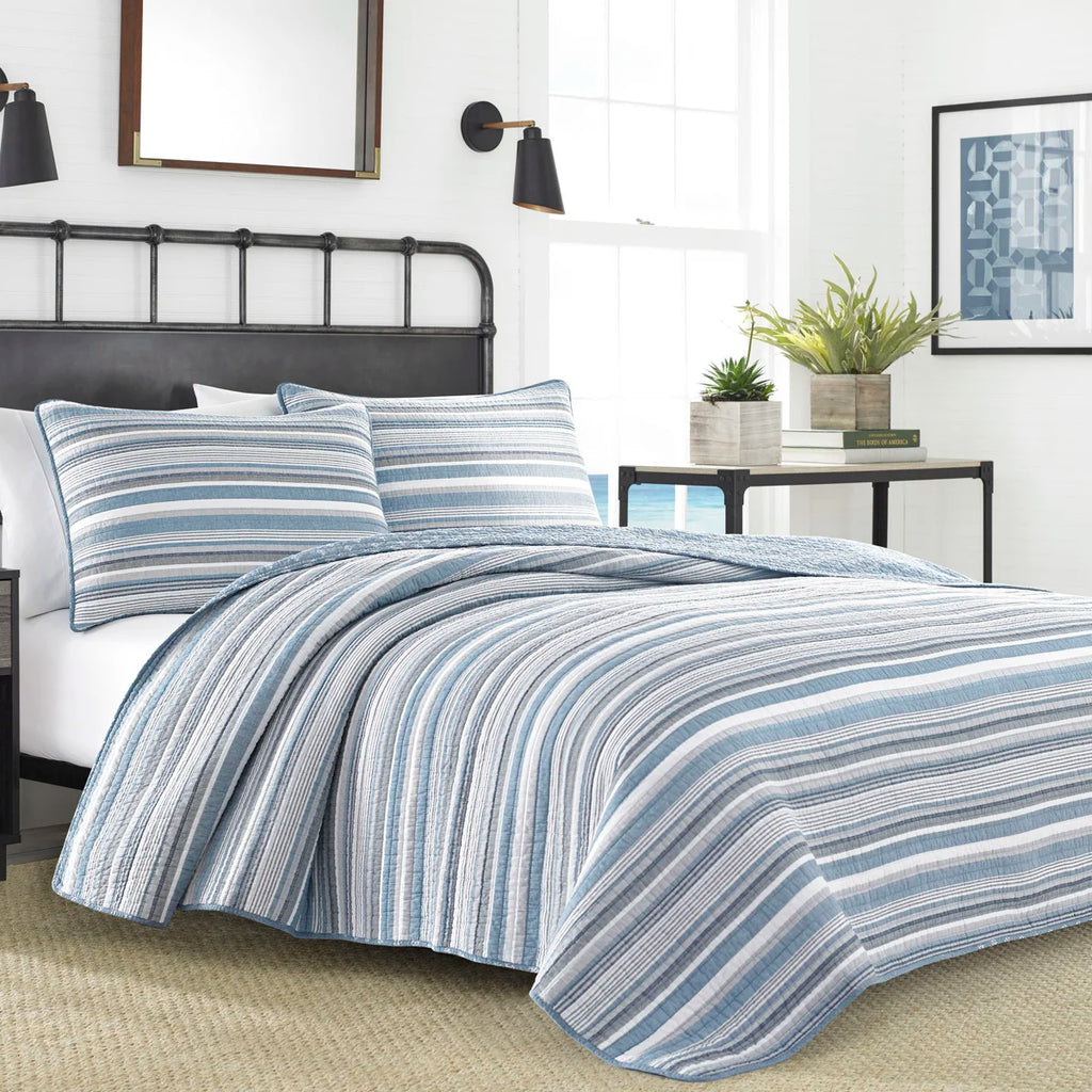 Novelty Nautica Jettison Cotton Reversible Blue Quilt Set
