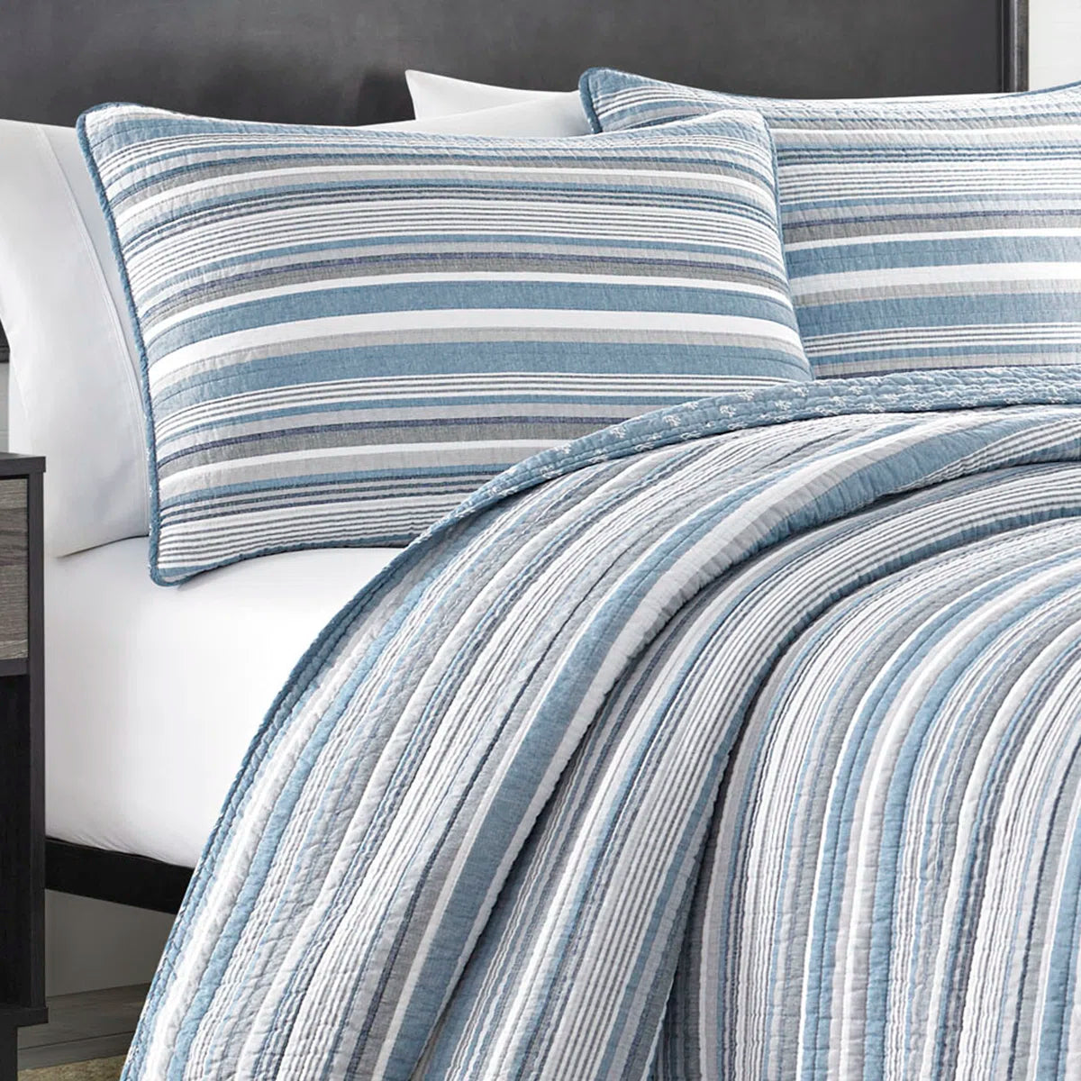 Novelty Nautica Jettison Cotton Reversible Blue Quilt Set