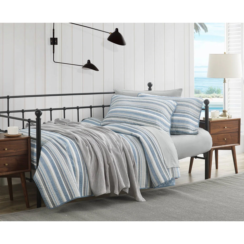 Novelty Nautica Jettison Cotton Reversible Blue Quilt Set
